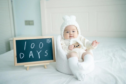 黔东四个月宝宝咬下嘴唇